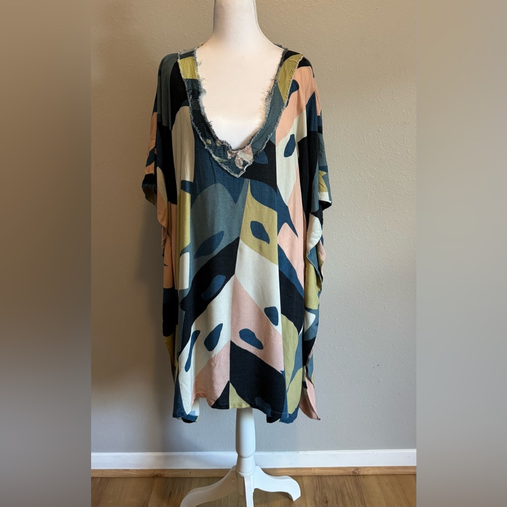 Serendipity Maui Monstera Abstract Kaftan‎ Tunic 100% Rayon Brazil Artsy Vibes